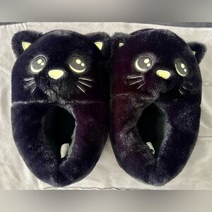 Kids’ Black Cat Cozy Slippers Size XL (Size 2-3) - NEW W/OUT TAGS